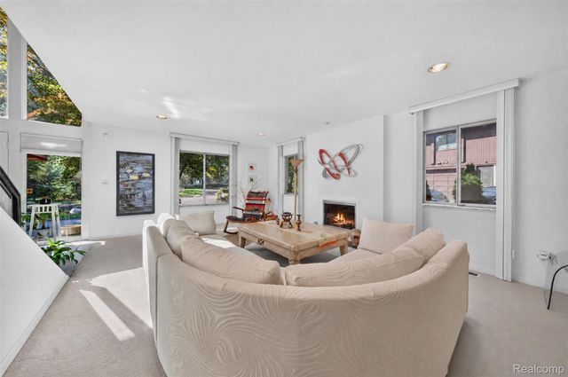 28256 Harwich Drive, Farmington Hills, MI 48334