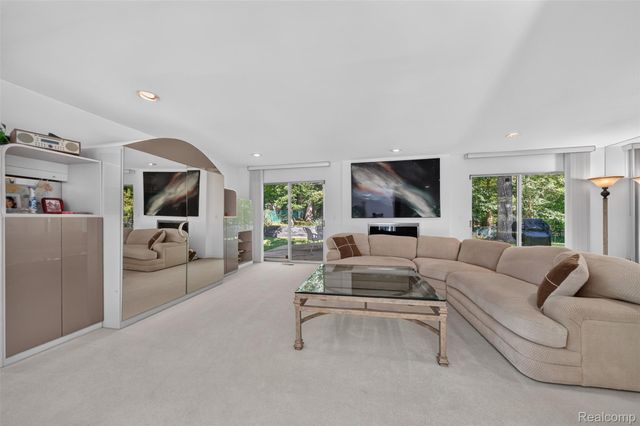 28256 Harwich Drive, Farmington Hills, MI 48334