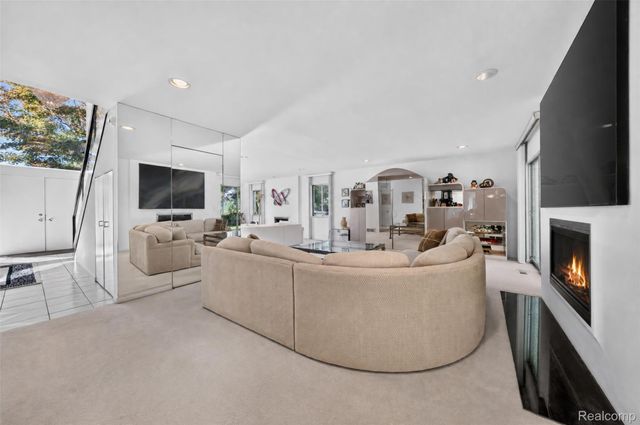 28256 Harwich Drive, Farmington Hills, MI 48334