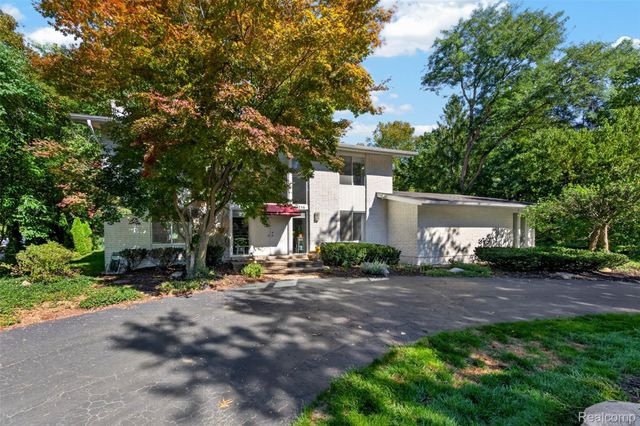 28256 Harwich Drive, Farmington Hills, MI 48334