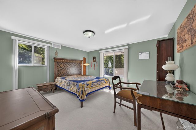 28256 Harwich Drive, Farmington Hills, MI 48334
