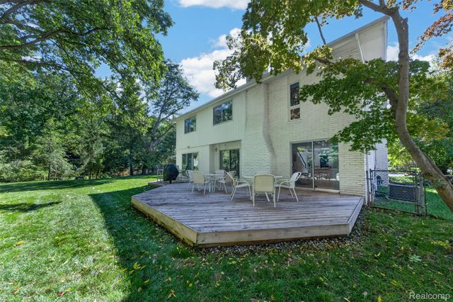 28256 Harwich Drive, Farmington Hills, MI 48334