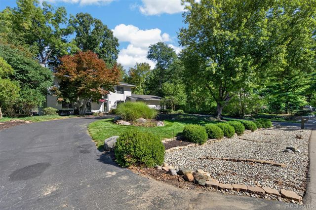28256 Harwich Drive, Farmington Hills, MI 48334
