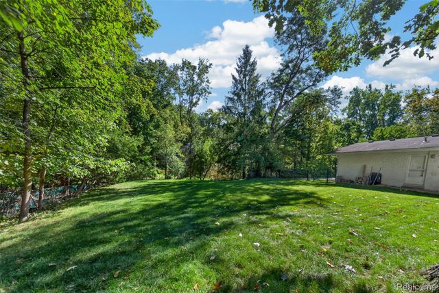 28256 Harwich Drive, Farmington Hills, MI 48334