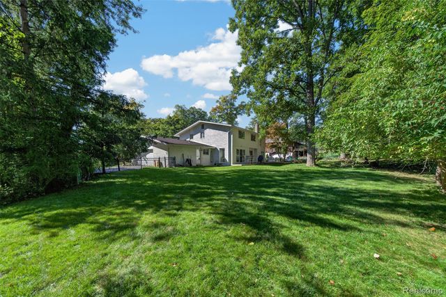 28256 Harwich Drive, Farmington Hills, MI 48334