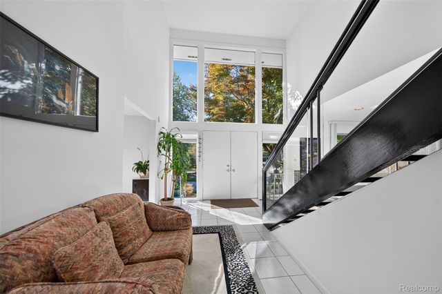 28256 Harwich Drive, Farmington Hills, MI 48334
