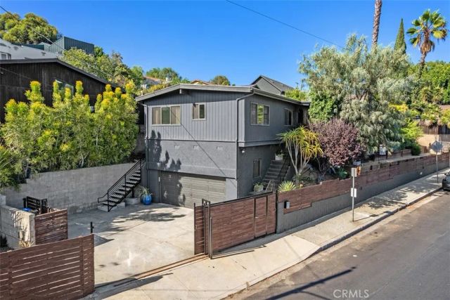 1925 Waterloo, Los Angeles, CA 90039