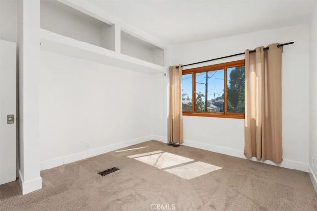 1925 Waterloo, Los Angeles, CA 90039