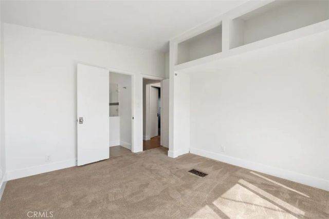 1925 Waterloo, Los Angeles, CA 90039