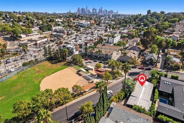 1925 Waterloo, Los Angeles, CA 90039