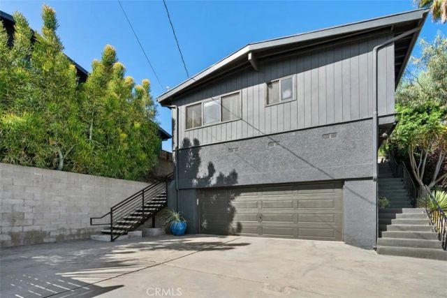1925 Waterloo, Los Angeles, CA 90039