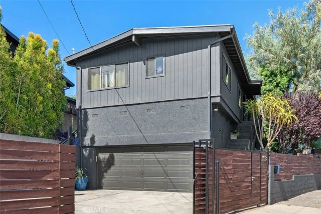 1925 Waterloo, Los Angeles, CA 90039