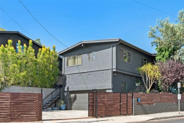 1925 Waterloo, Los Angeles, CA 90039