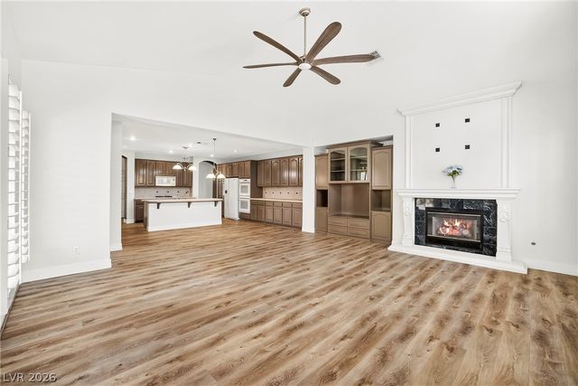 7220 Lake Farm Avenue, Las Vegas, NV 89131