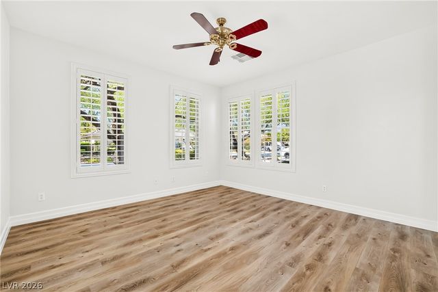7220 Lake Farm Avenue, Las Vegas, NV 89131