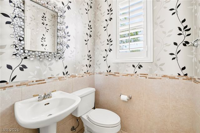 7220 Lake Farm Avenue, Las Vegas, NV 89131