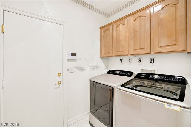 7220 Lake Farm Avenue, Las Vegas, NV 89131