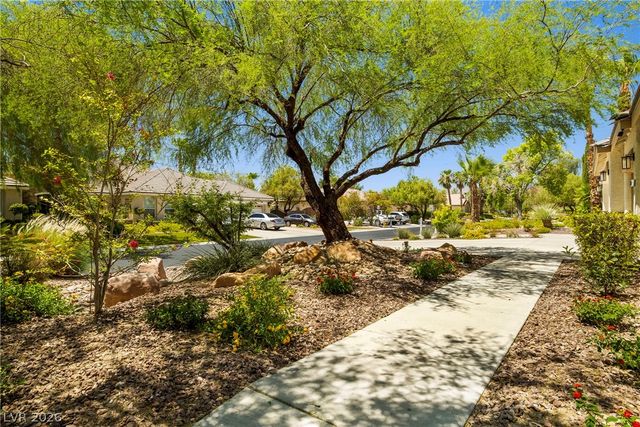 7220 Lake Farm Avenue, Las Vegas, NV 89131