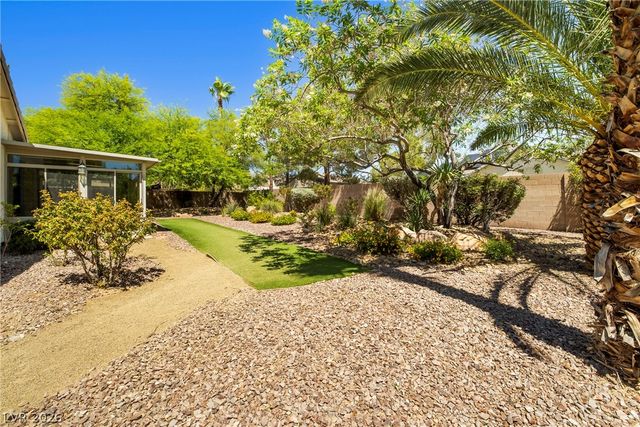 7220 Lake Farm Avenue, Las Vegas, NV 89131
