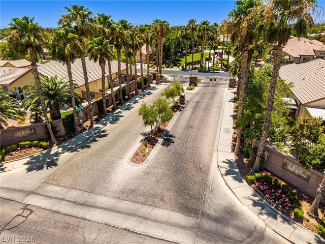 7220 Lake Farm Avenue, Las Vegas, NV 89131