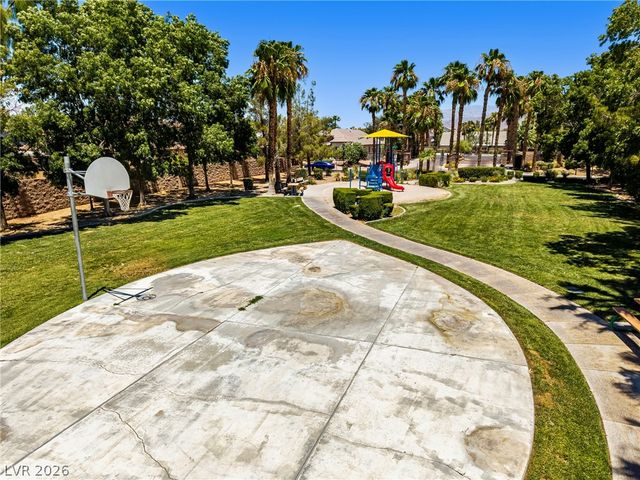 7220 Lake Farm Avenue, Las Vegas, NV 89131