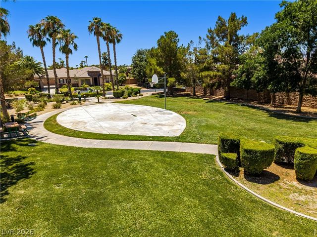 7220 Lake Farm Avenue, Las Vegas, NV 89131