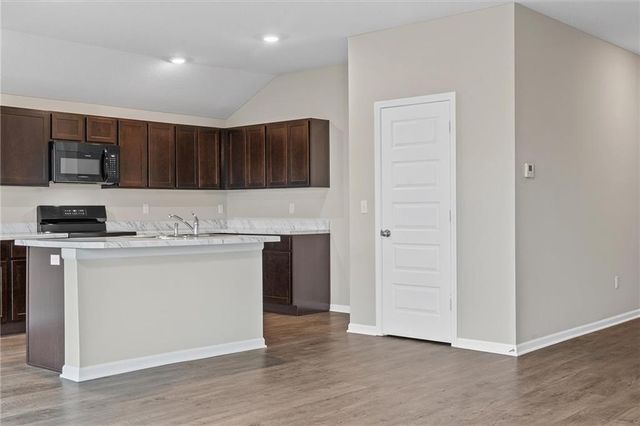 565 W Bluebird Street, Gardner, KS 66030