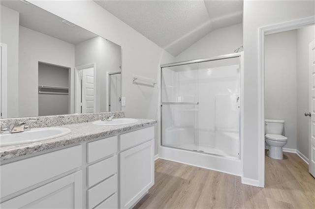 565 W Bluebird Street, Gardner, KS 66030