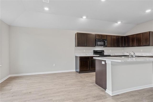 565 W Bluebird Street, Gardner, KS 66030