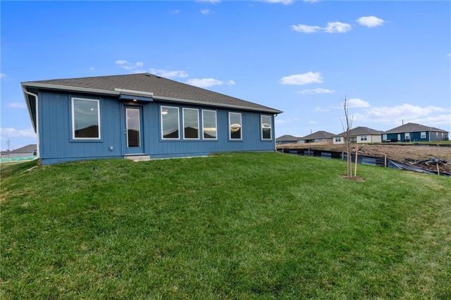 565 W Bluebird Street, Gardner, KS 66030