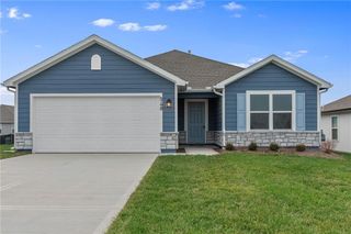 565 W Bluebird Street, Gardner, KS 66030
