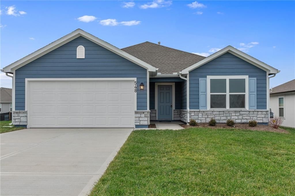 565 W Bluebird Street, Gardner, KS 66030