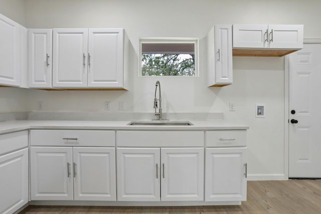 210 Flint Ridge ST, Bastrop, TX 78602