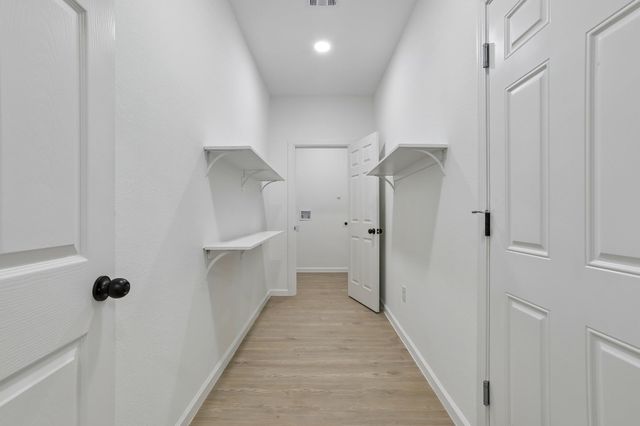 210 Flint Ridge ST, Bastrop, TX 78602