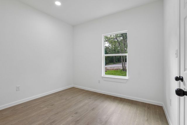 210 Flint Ridge ST, Bastrop, TX 78602