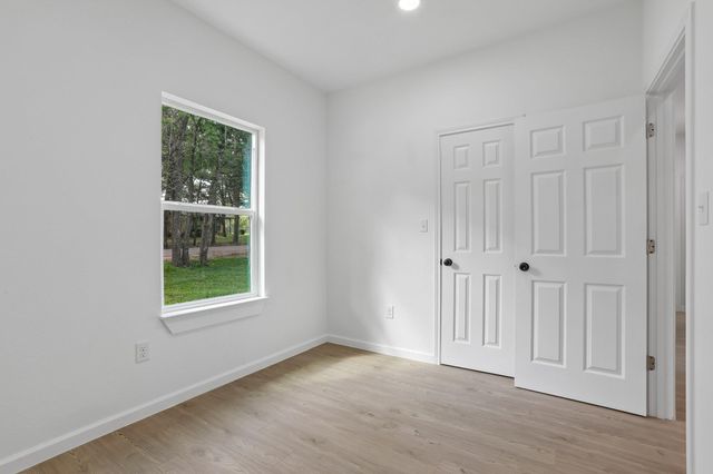 210 Flint Ridge ST, Bastrop, TX 78602