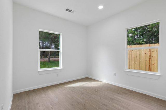 210 Flint Ridge ST, Bastrop, TX 78602