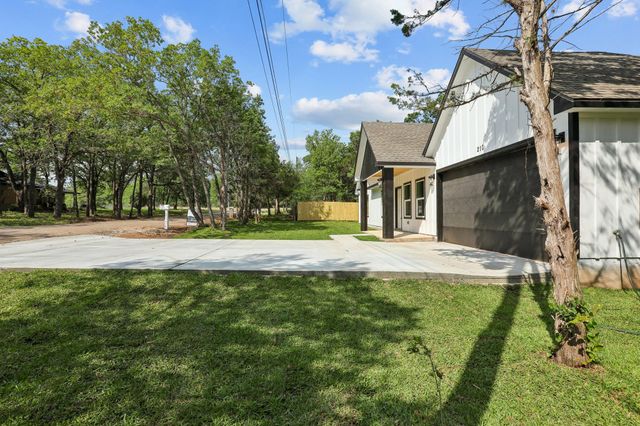210 Flint Ridge ST, Bastrop, TX 78602