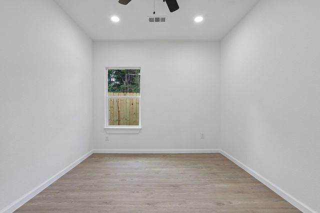 210 Flint Ridge ST, Bastrop, TX 78602