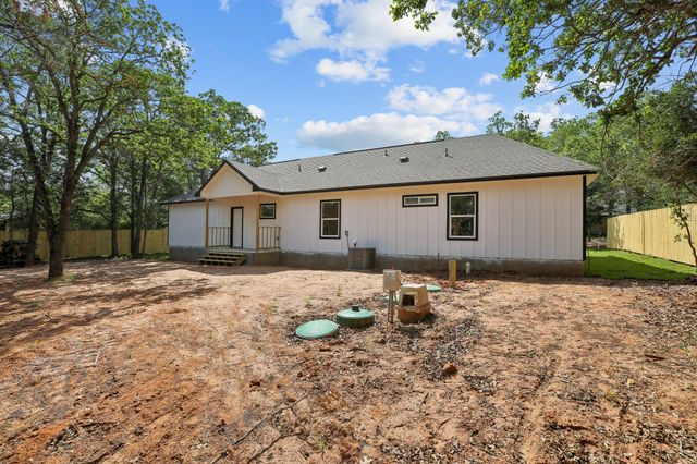 210 Flint Ridge ST, Bastrop, TX 78602