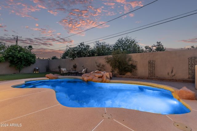 5028 N SCOTTSDALE Road, Paradise Valley, AZ 85253