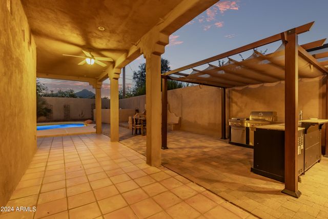 5028 N SCOTTSDALE Road, Paradise Valley, AZ 85253