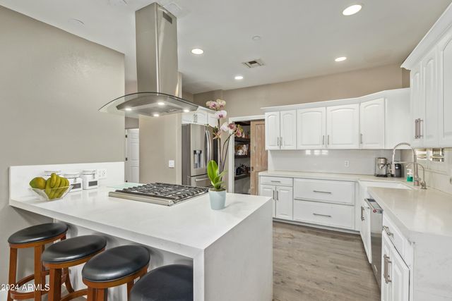 5028 N SCOTTSDALE Road, Paradise Valley, AZ 85253