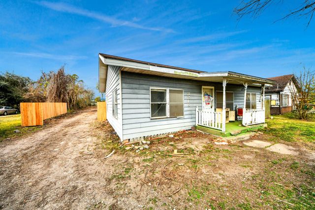 3218 Pansy Street, Pasadena, TX 77505