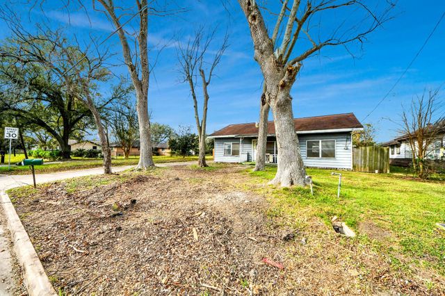 3218 Pansy Street, Pasadena, TX 77505