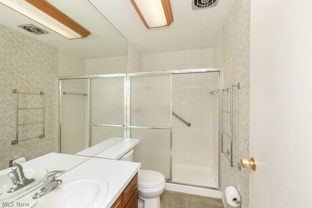 676 Wyleswood Drive, Berea, OH 44017