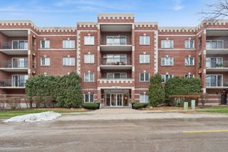 100 N Gary Avenue 408, Wheaton, IL 60187