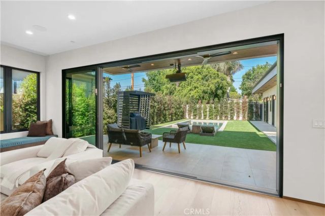 4842 Fulton Avenue, Sherman Oaks, CA 91423
