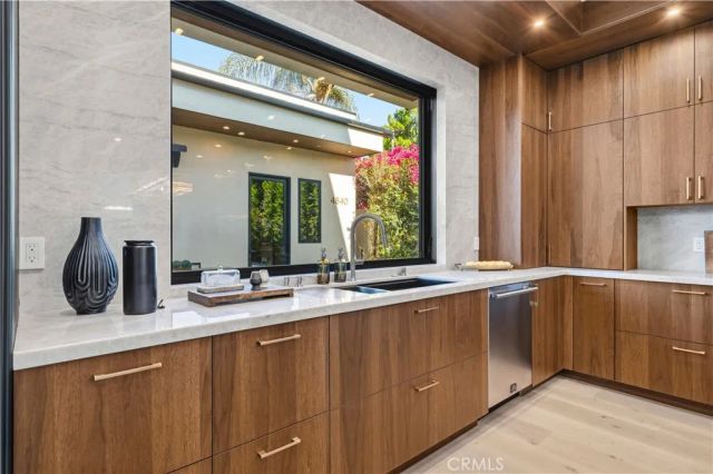 4842 Fulton Avenue, Sherman Oaks, CA 91423