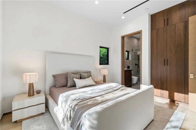 4842 Fulton Avenue, Sherman Oaks, CA 91423